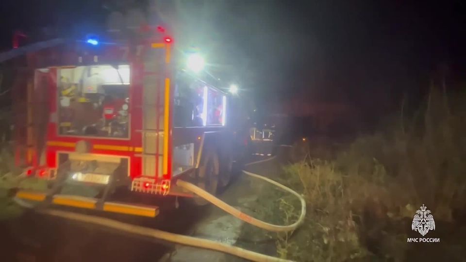 В Петушках из-за гор мусора загорелся большой склад