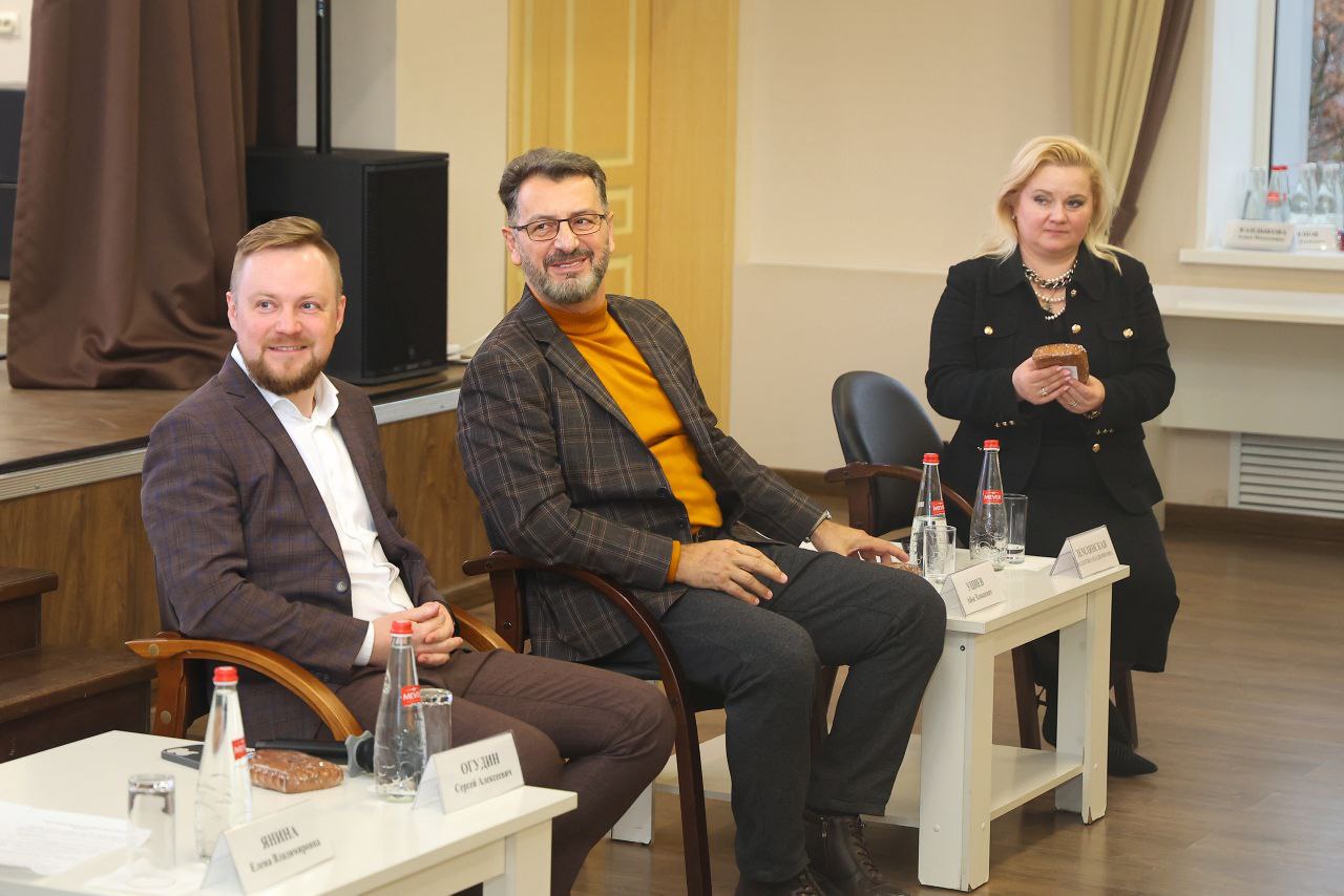 Во Владимирской области прошел межрегиональный молодёжный историко-патриотический форум «Благодарная Россия» Во Владимирской области прошел межрегиональный молодёжный историко-патриотический форум «Благодарная Россия»