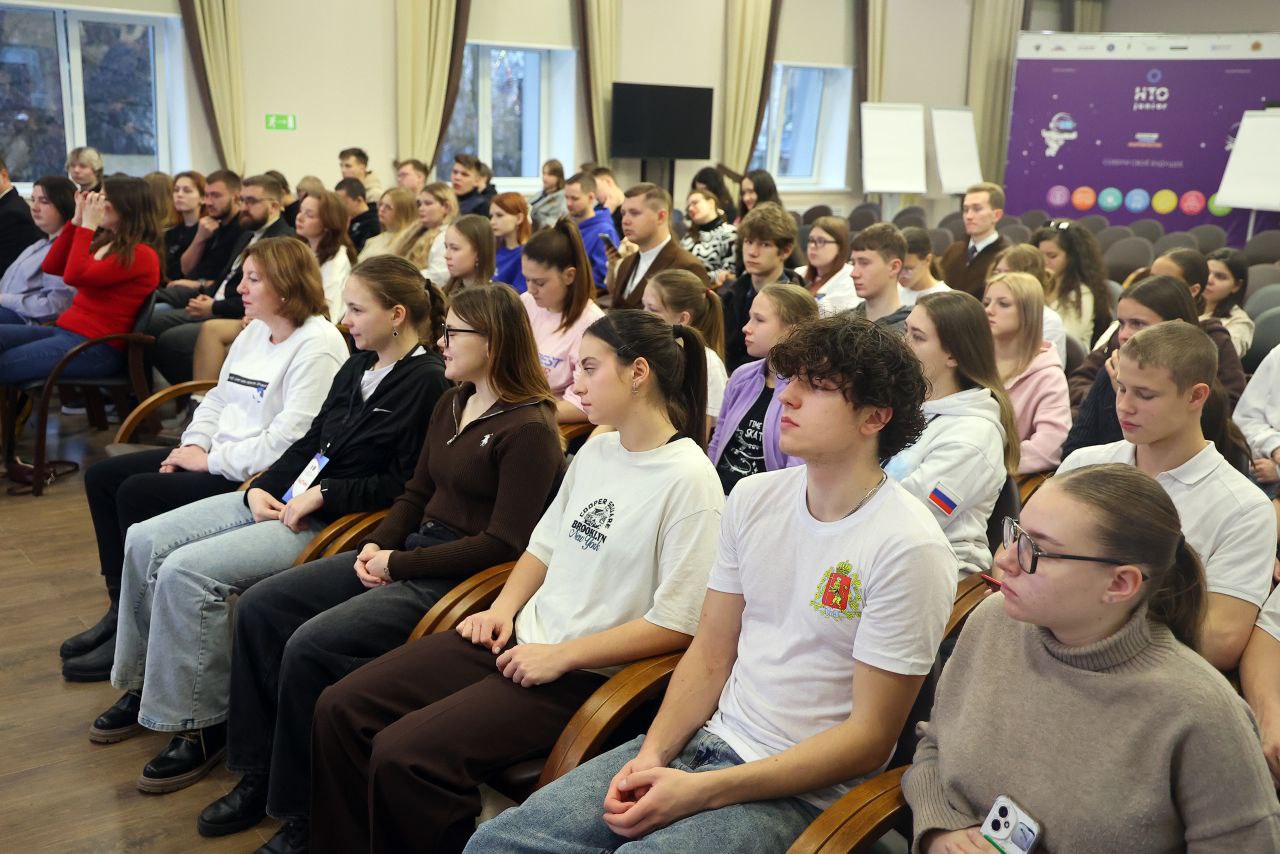 Во Владимирской области прошел межрегиональный молодёжный историко-патриотический форум «Благодарная Россия» Во Владимирской области прошел межрегиональный молодёжный историко-патриотический форум «Благодарная Россия»