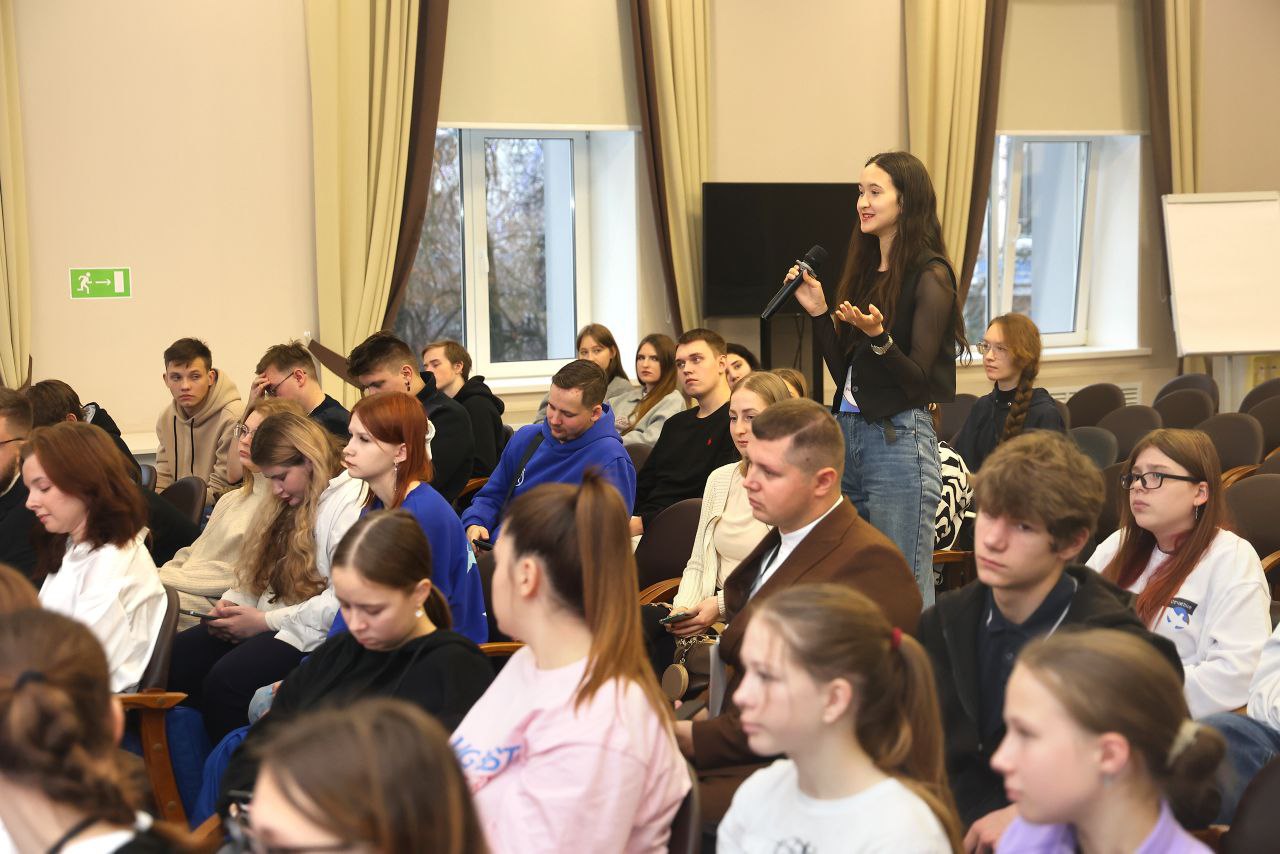 Во Владимирской области прошел межрегиональный молодёжный историко-патриотический форум «Благодарная Россия» Во Владимирской области прошел межрегиональный молодёжный историко-патриотический форум «Благодарная Россия»