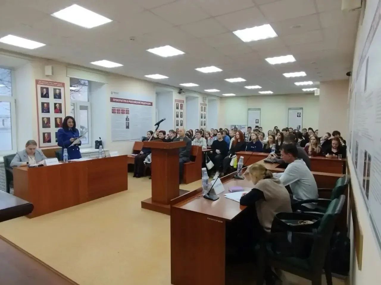 . Студенты Владимирского филиала РАНХиГС познакомились с деятельностью государственного обвинителя на примере реального судебного процесса Студенты Владимирского филиала РАНХиГС получили возможность наблюдения за реальным... . Студенты Владимирского филиала РАНХиГС познакомились с деятельностью государственного обвинителя на примере реального судебного процесса Студенты Владимирского филиала РАНХиГС получили возможность наблюдения за реальным...