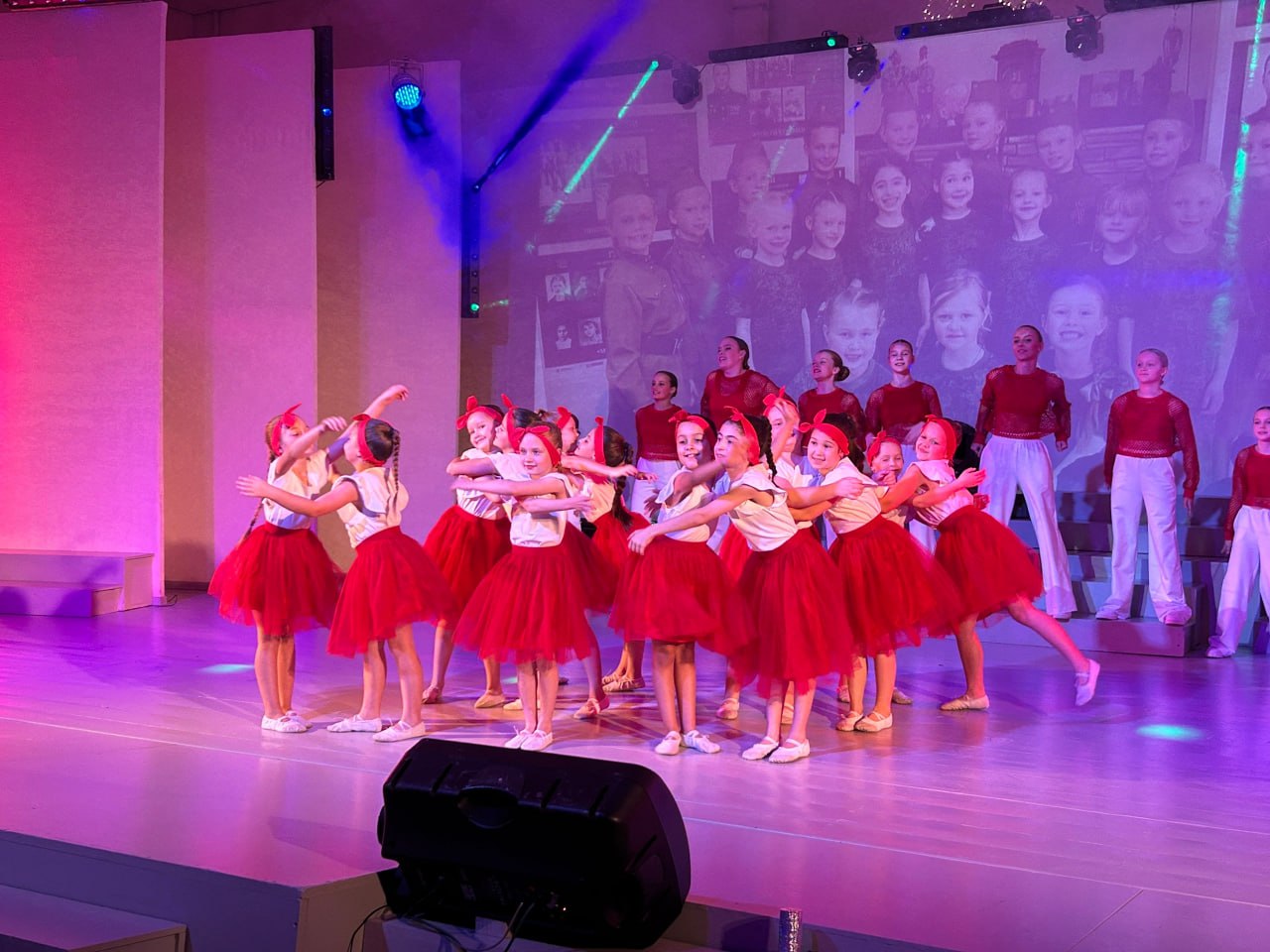 Век искусства, творчества и незабываемых моментов! Поздравляем Дом культуры мкр Век искусства, творчества и незабываемых моментов! Поздравляем Дом культуры мкр