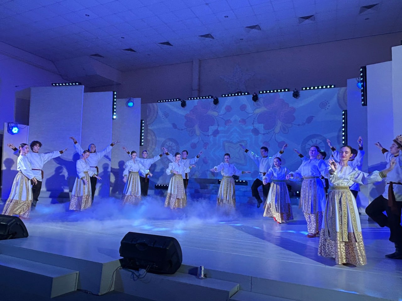 Век искусства, творчества и незабываемых моментов! Поздравляем Дом культуры мкр Век искусства, творчества и незабываемых моментов! Поздравляем Дом культуры мкр