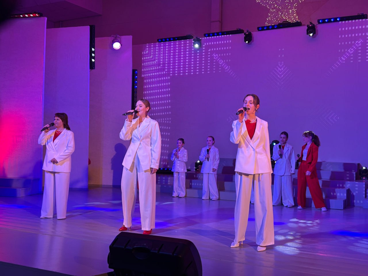 Век искусства, творчества и незабываемых моментов! Поздравляем Дом культуры мкр Век искусства, творчества и незабываемых моментов! Поздравляем Дом культуры мкр