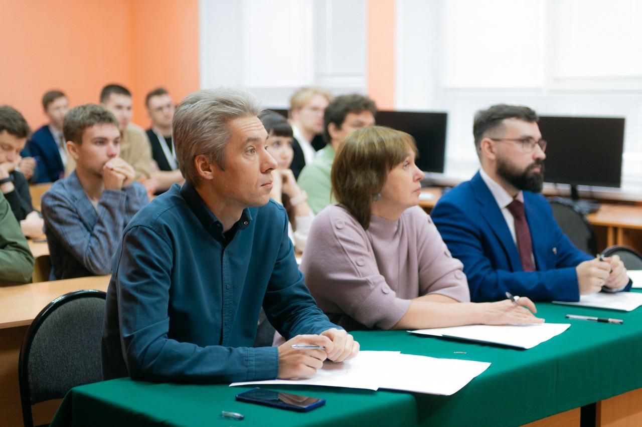 В Ковровской академии прошел межрегиональный форум «Дегтярёв-145: наука без границ» В Ковровской академии прошел межрегиональный форум «Дегтярёв-145: наука без границ»