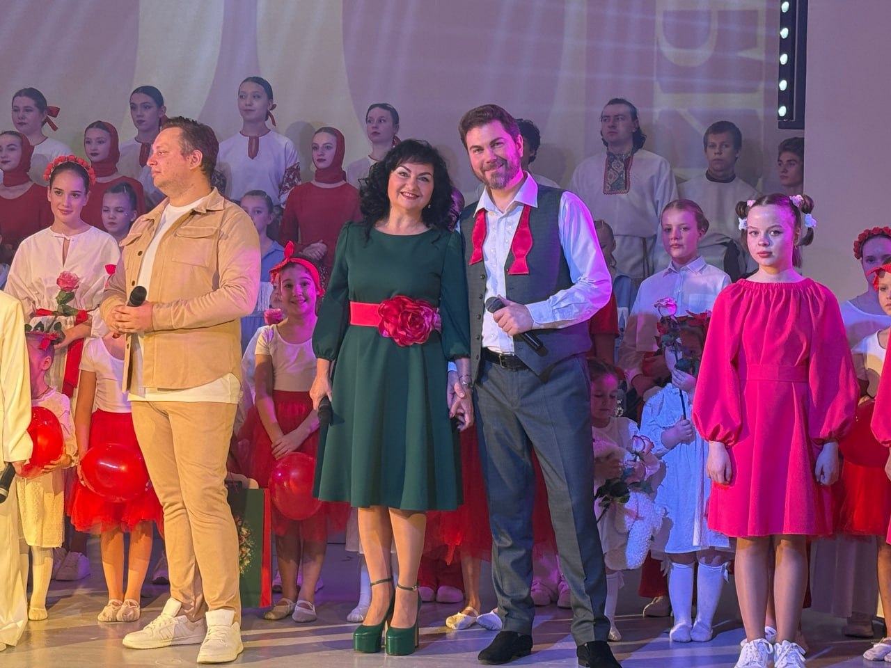 Век искусства, творчества и незабываемых моментов! Поздравляем Дом культуры мкр Век искусства, творчества и незабываемых моментов! Поздравляем Дом культуры мкр