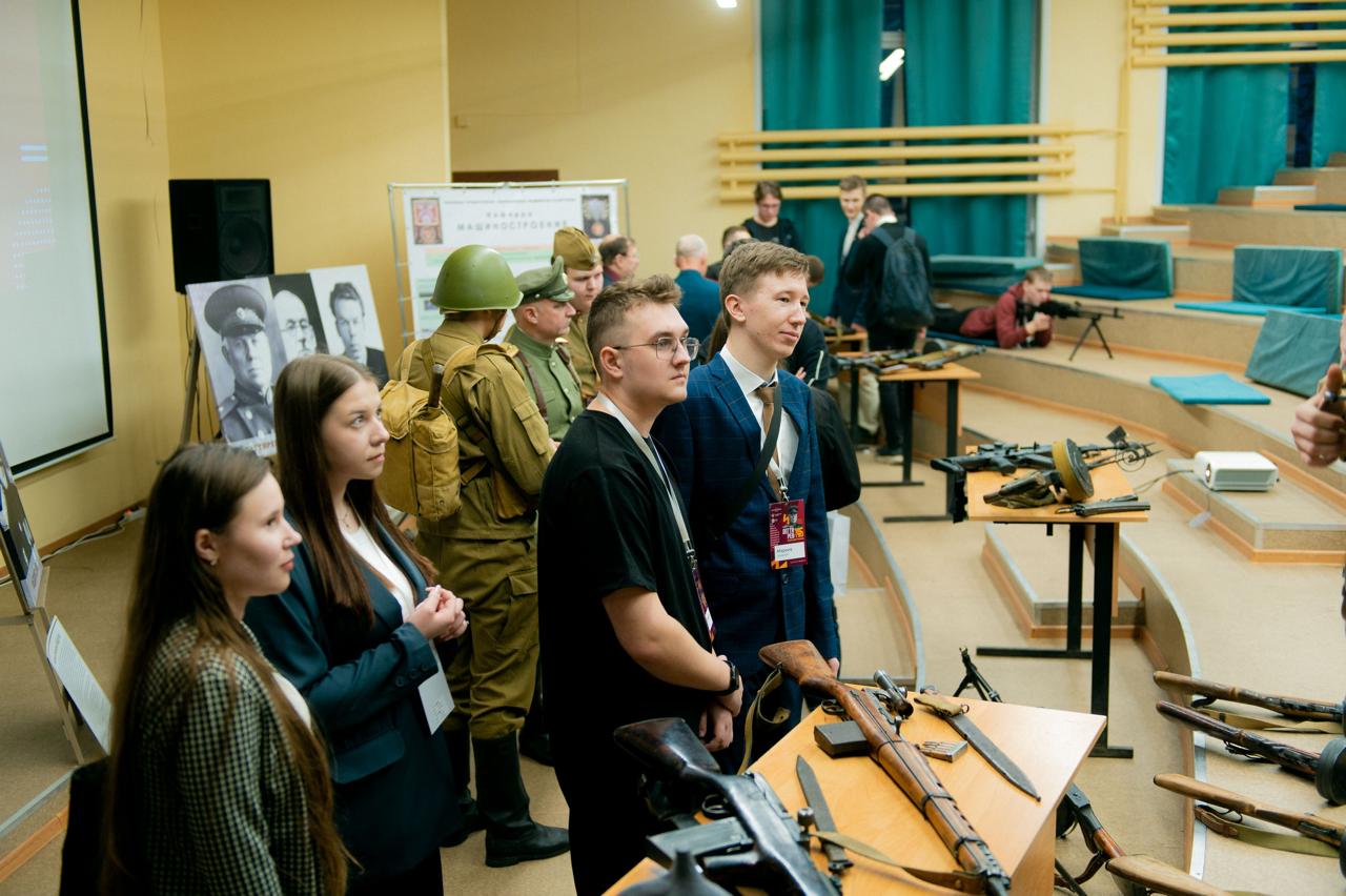 В Ковровской академии прошел межрегиональный форум «Дегтярёв-145: наука без границ» В Ковровской академии прошел межрегиональный форум «Дегтярёв-145: наука без границ»