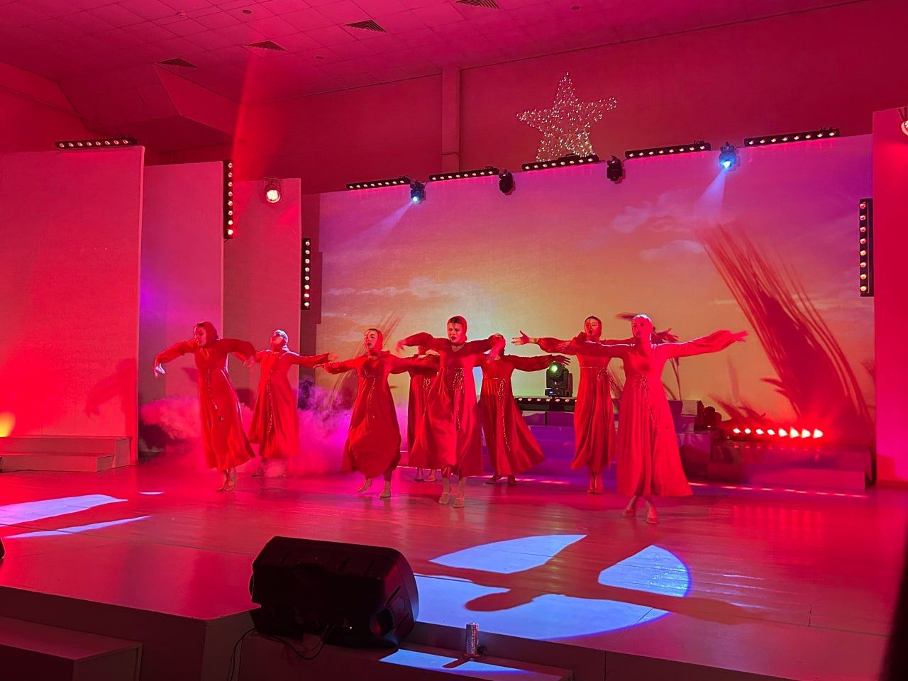 Век искусства, творчества и незабываемых моментов! Поздравляем Дом культуры мкр Век искусства, творчества и незабываемых моментов! Поздравляем Дом культуры мкр