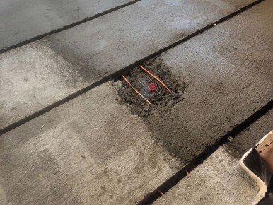 Как 70 крышек от кефира помогли завершить строительство тёплого пола