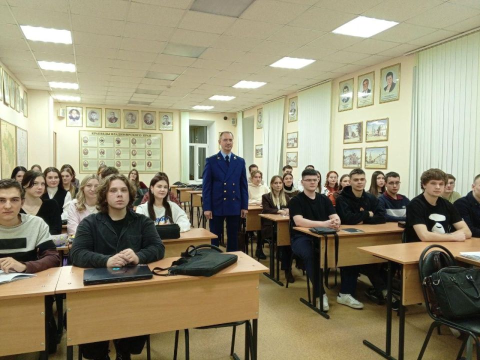 . Собинский межрайонный прокурор Андрей Широких рассказал будущим юристам о службе в надзорном ведомстве Работниками органов прокуратуры в ходе осуществления деятельности по правовому просвещению, пропаганде права...