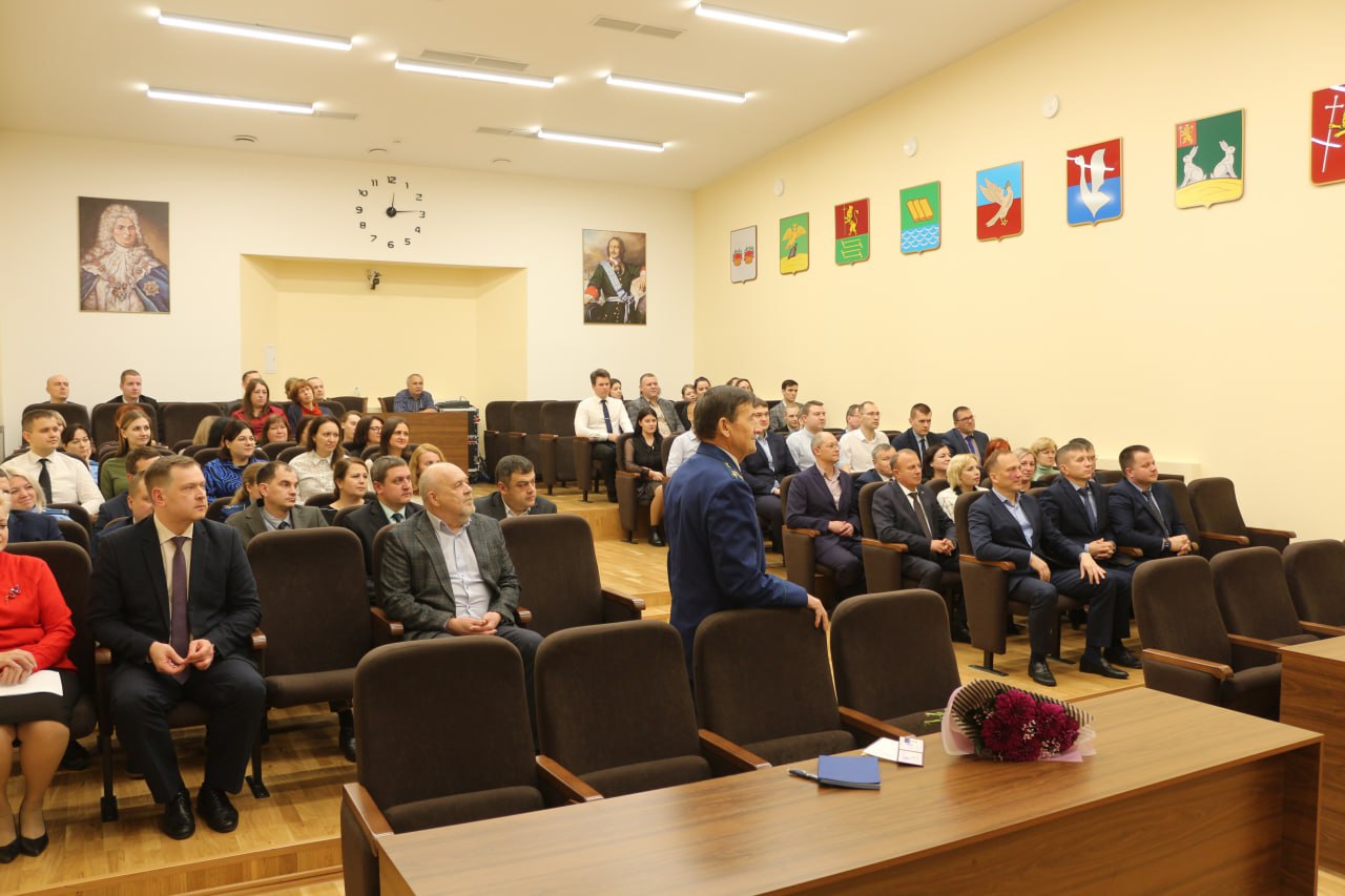 . Прокурор области Иван Грибов поздравил ветерана надзорного ведомства с юбилеем В прокуратуре области состоялось торжественное собрание, посвященное 70-летнему юбилею ветерана надзорного ведомства Александра Ивановича... . Прокурор области Иван Грибов поздравил ветерана надзорного ведомства с юбилеем В прокуратуре области состоялось торжественное собрание, посвященное 70-летнему юбилею ветерана надзорного ведомства Александра Ивановича...