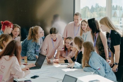 Почему молодёжь выбирает свою работу и как это меняет рынок