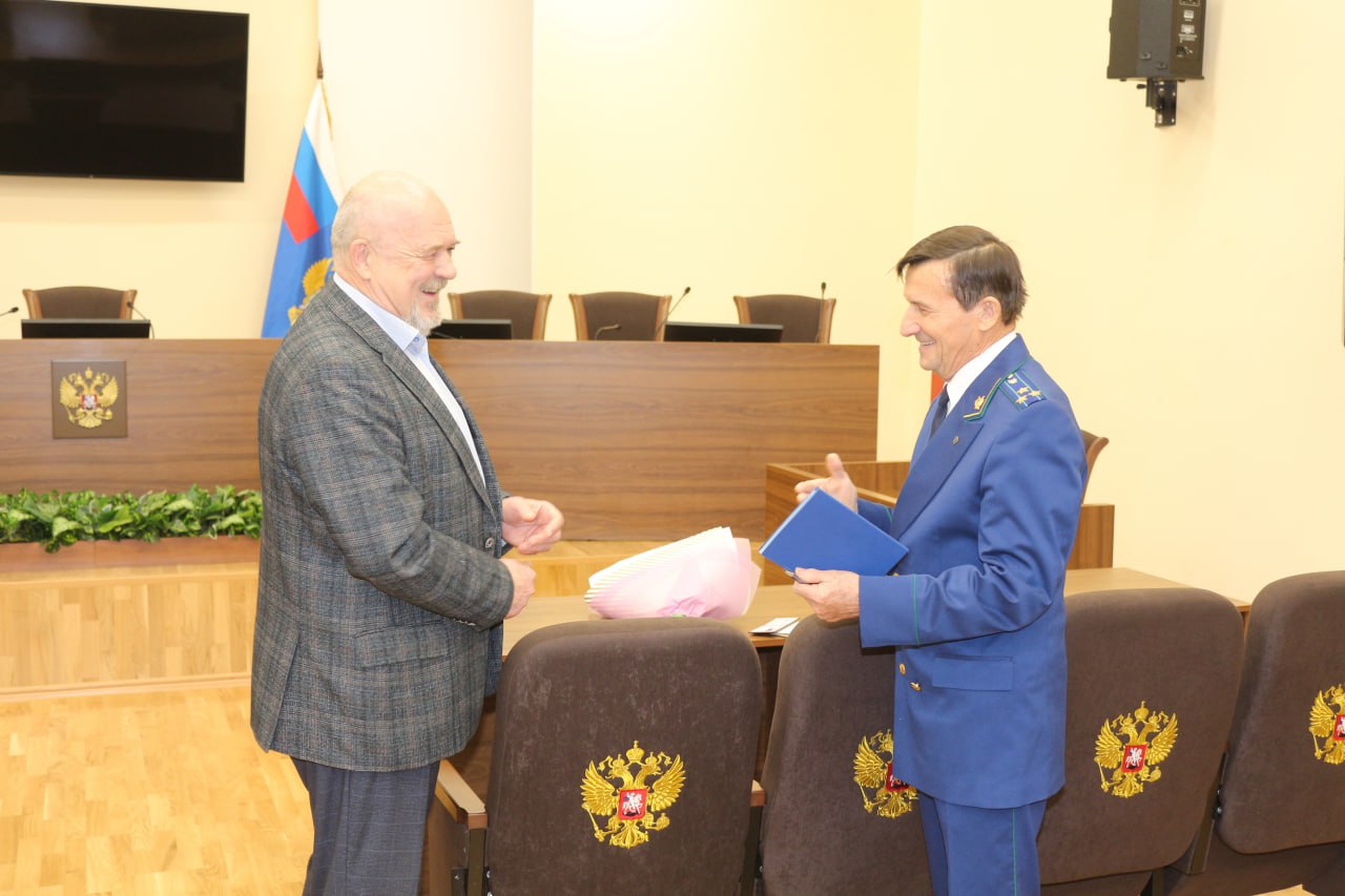 . Прокурор области Иван Грибов поздравил ветерана надзорного ведомства с юбилеем В прокуратуре области состоялось торжественное собрание, посвященное 70-летнему юбилею ветерана надзорного ведомства Александра Ивановича... . Прокурор области Иван Грибов поздравил ветерана надзорного ведомства с юбилеем В прокуратуре области состоялось торжественное собрание, посвященное 70-летнему юбилею ветерана надзорного ведомства Александра Ивановича...