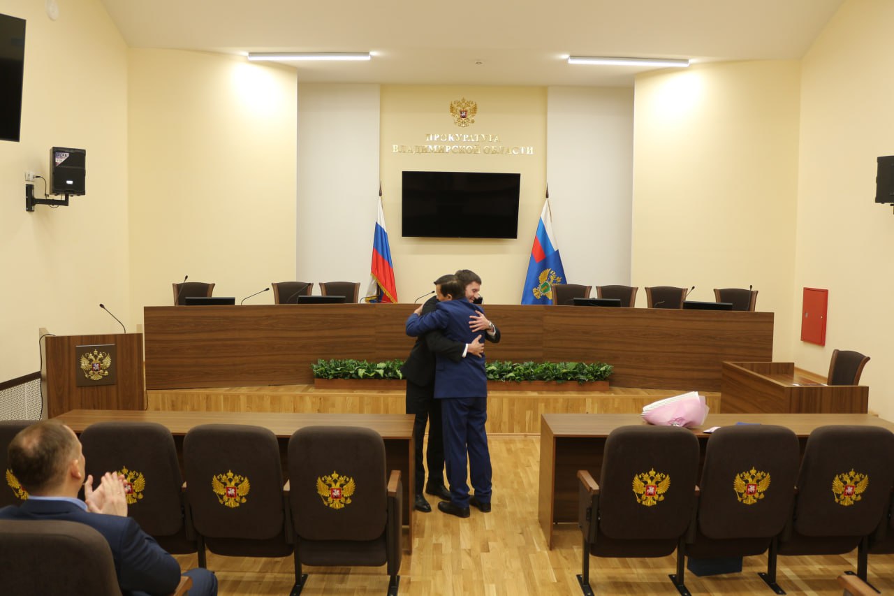 . Прокурор области Иван Грибов поздравил ветерана надзорного ведомства с юбилеем В прокуратуре области состоялось торжественное собрание, посвященное 70-летнему юбилею ветерана надзорного ведомства Александра Ивановича... . Прокурор области Иван Грибов поздравил ветерана надзорного ведомства с юбилеем В прокуратуре области состоялось торжественное собрание, посвященное 70-летнему юбилею ветерана надзорного ведомства Александра Ивановича...