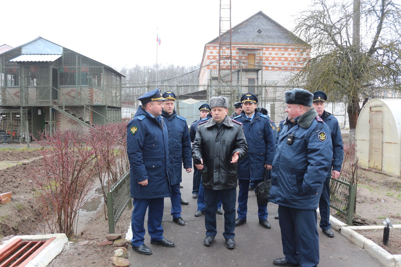 Заместитель прокурора области Антон Жуков провел проверку в мужской колонии общего режима в Вязниках Заместитель прокурора области Антон Жуков провел проверку в мужской колонии общего режима в Вязниках