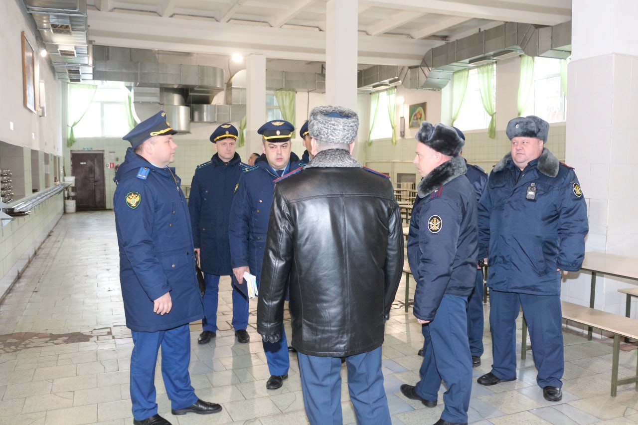 Заместитель прокурора области Антон Жуков провел проверку в мужской колонии общего режима в Вязниках Заместитель прокурора области Антон Жуков провел проверку в мужской колонии общего режима в Вязниках