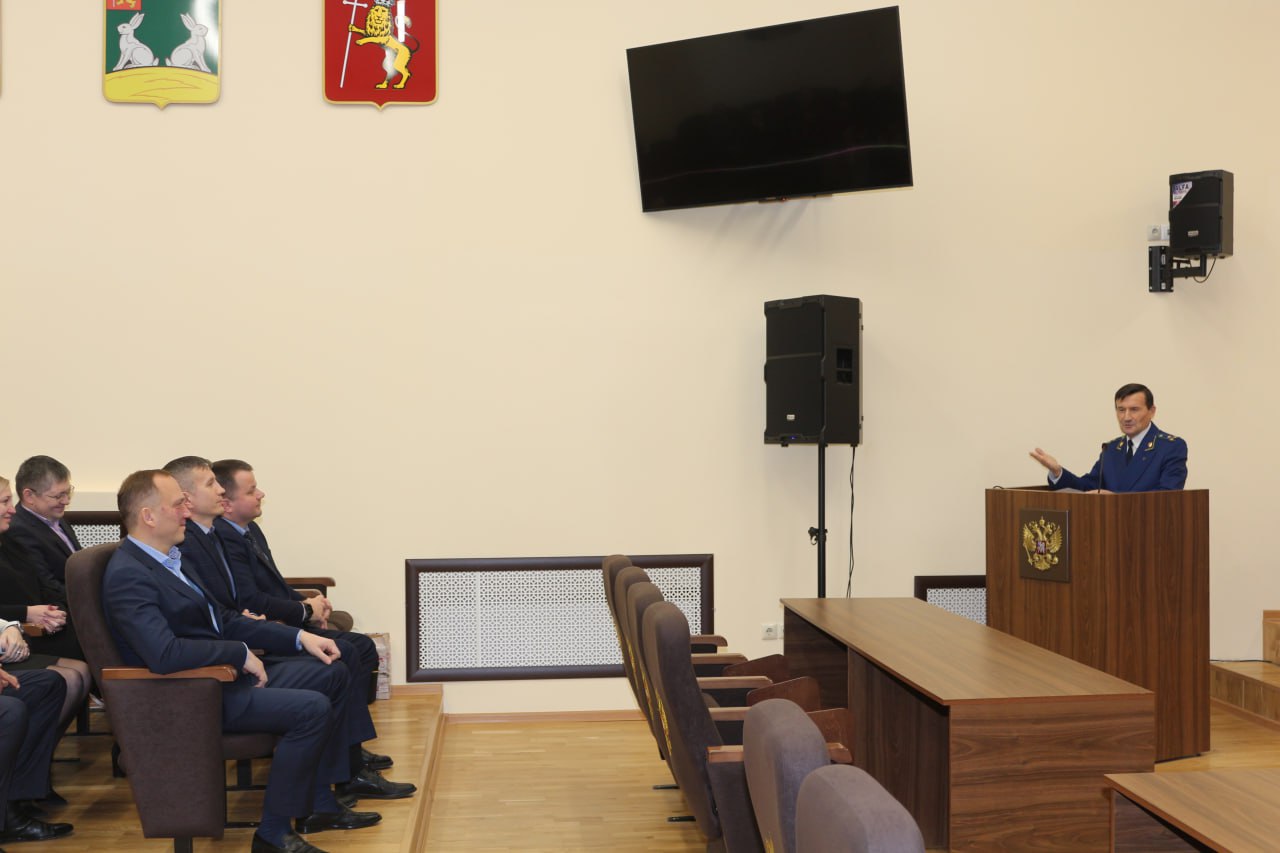 . Прокурор области Иван Грибов поздравил ветерана надзорного ведомства с юбилеем В прокуратуре области состоялось торжественное собрание, посвященное 70-летнему юбилею ветерана надзорного ведомства Александра Ивановича... . Прокурор области Иван Грибов поздравил ветерана надзорного ведомства с юбилеем В прокуратуре области состоялось торжественное собрание, посвященное 70-летнему юбилею ветерана надзорного ведомства Александра Ивановича...