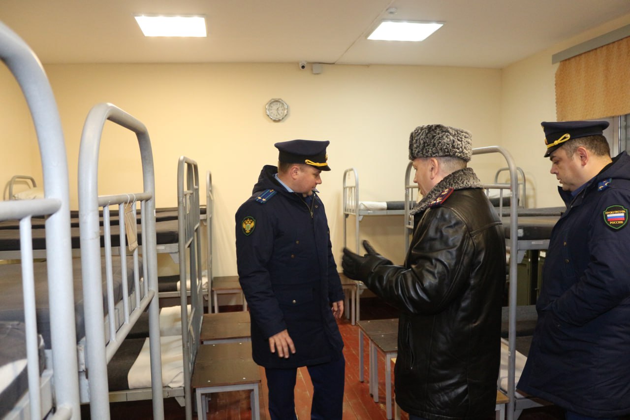 Заместитель прокурора области Антон Жуков провел проверку в мужской колонии общего режима в Вязниках Заместитель прокурора области Антон Жуков провел проверку в мужской колонии общего режима в Вязниках