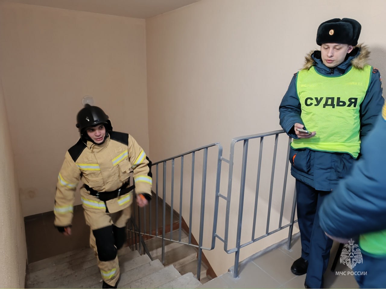 В этом году соревнования по скоростному подъёму «Вертикальный вызов» посвятили 35-летнему юбилею МЧС России В этом году соревнования по скоростному подъёму «Вертикальный вызов» посвятили 35-летнему юбилею МЧС России