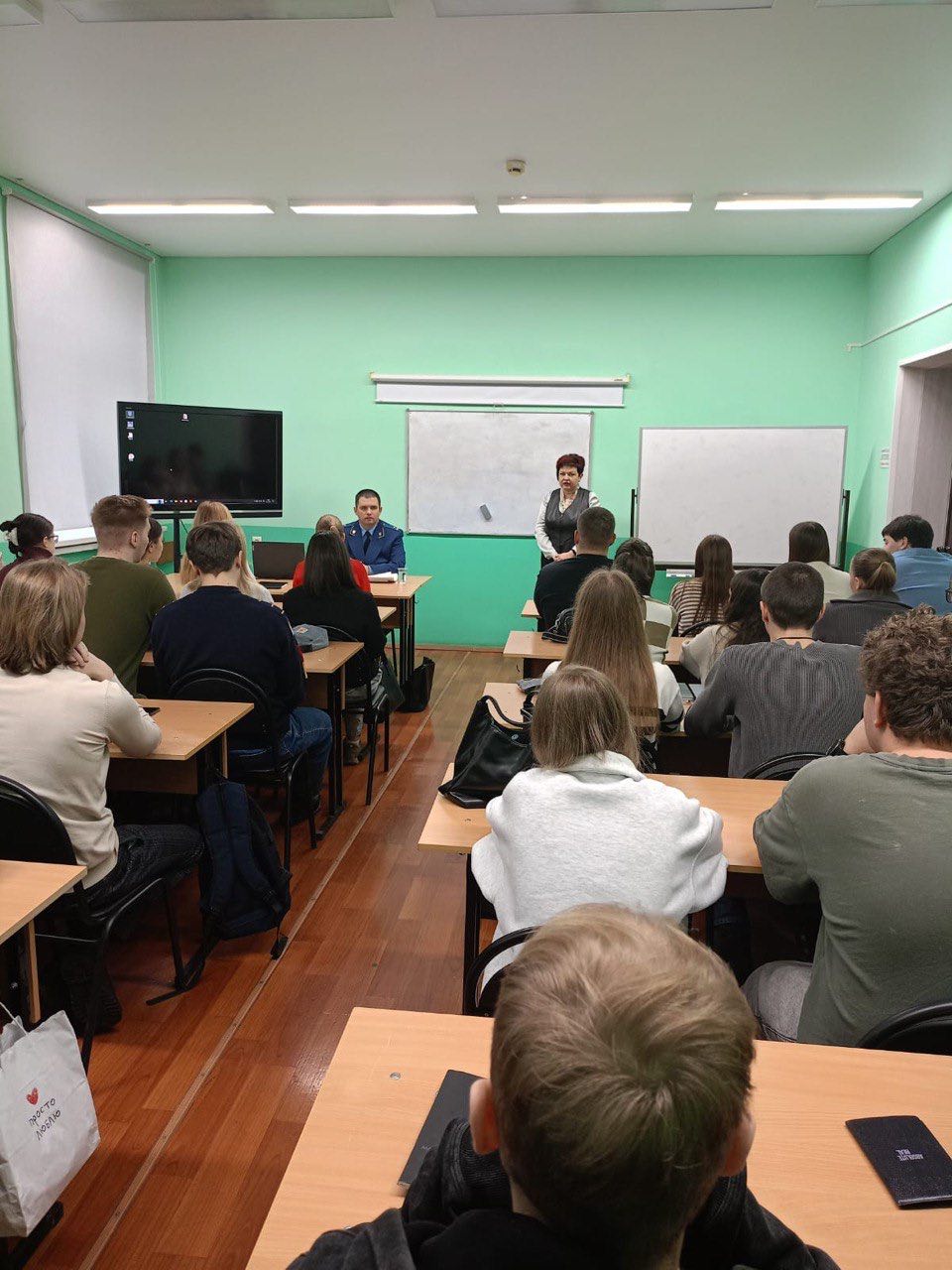 . Кольчугинский межрайонный прокурор провел лекцию для студентов юридического факультета Владимирского филиала РАНХиГС Кольчугинский межрайонный прокурор Михаил Кузнецов провел лекцию для студентов 4 и 5 курсов юридического... . Кольчугинский межрайонный прокурор провел лекцию для студентов юридического факультета Владимирского филиала РАНХиГС Кольчугинский межрайонный прокурор Михаил Кузнецов провел лекцию для студентов 4 и 5 курсов юридического...