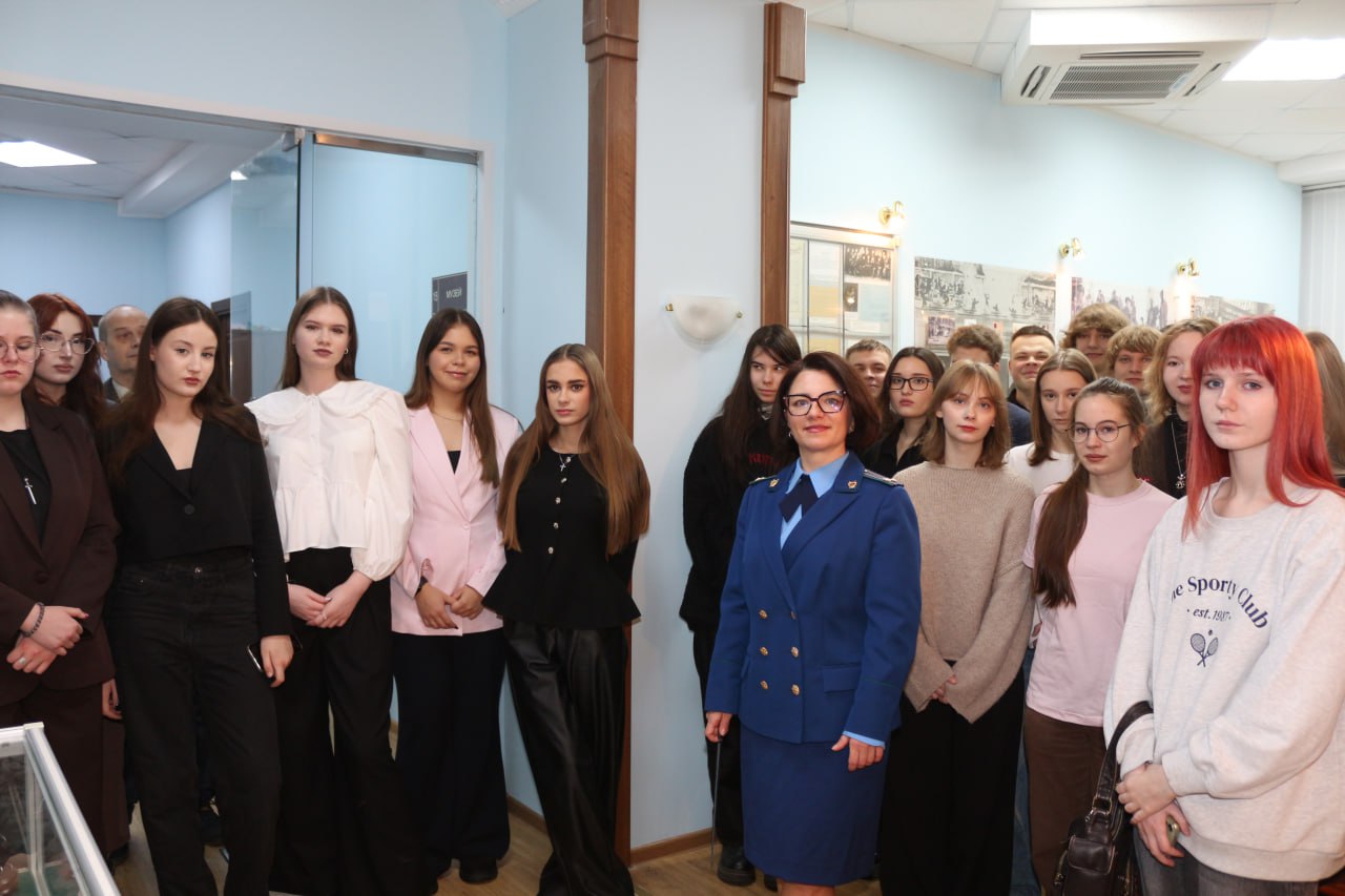 . Студенты Владимирского филиала РАНХиГС стали гостями музея прокуратуры На прошедшей неделе старший прокурор отдела кадров Анна Гоголева в музее прокуратуры области для студентов-юристов первого курса Владимирского филиала... . Студенты Владимирского филиала РАНХиГС стали гостями музея прокуратуры На прошедшей неделе старший прокурор отдела кадров Анна Гоголева в музее прокуратуры области для студентов-юристов первого курса Владимирского филиала...