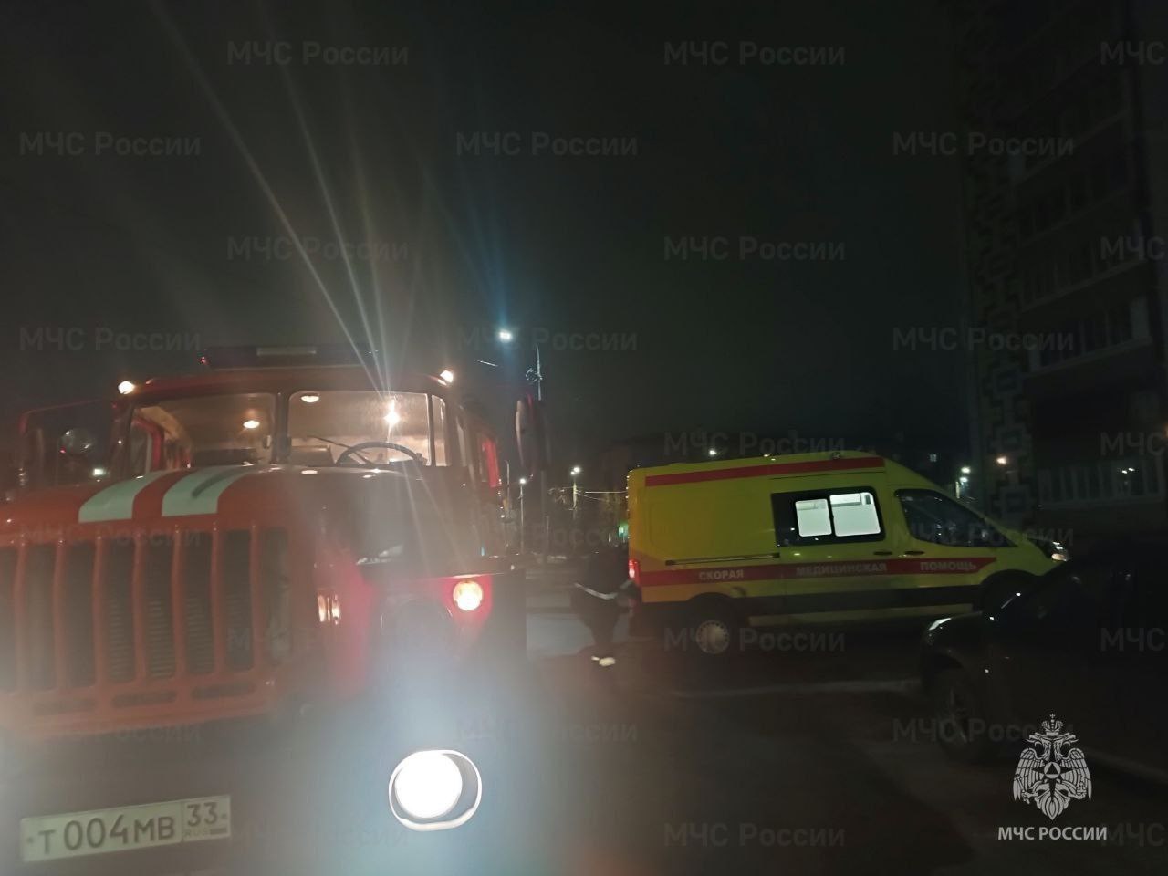 Сотрудники МЧС России спасли 4 человек на пожаре в Коврове Сотрудники МЧС России спасли 4 человек на пожаре в Коврове