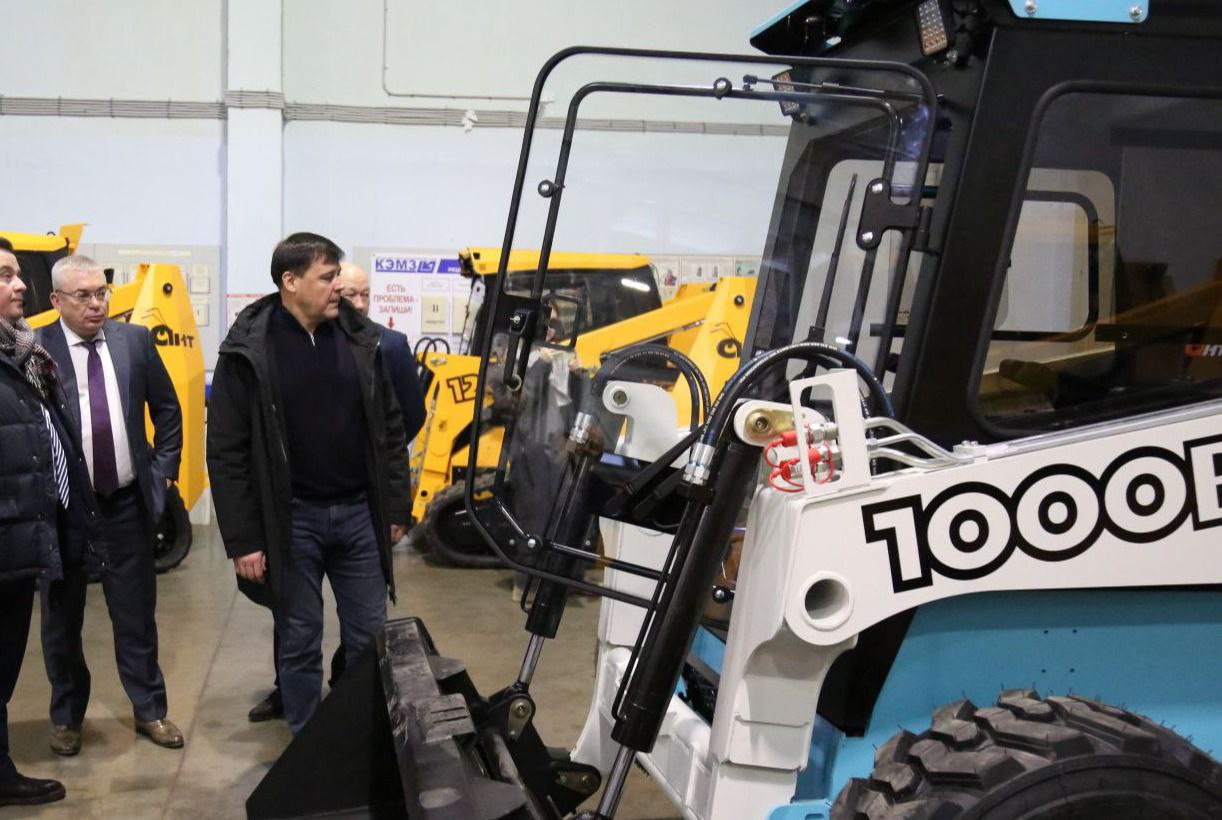 Ковровский электропогрузчик поможет в уборке улиц Санкт-Петербурга