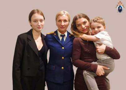 Мамы в погонах…. Ко Дню матери – о руководителе Вязниковского межрайонного следственного отдела следственного управления СК России по Владимирской области Надежде Субботиной Для каждого человека мама – это самое дорогое...