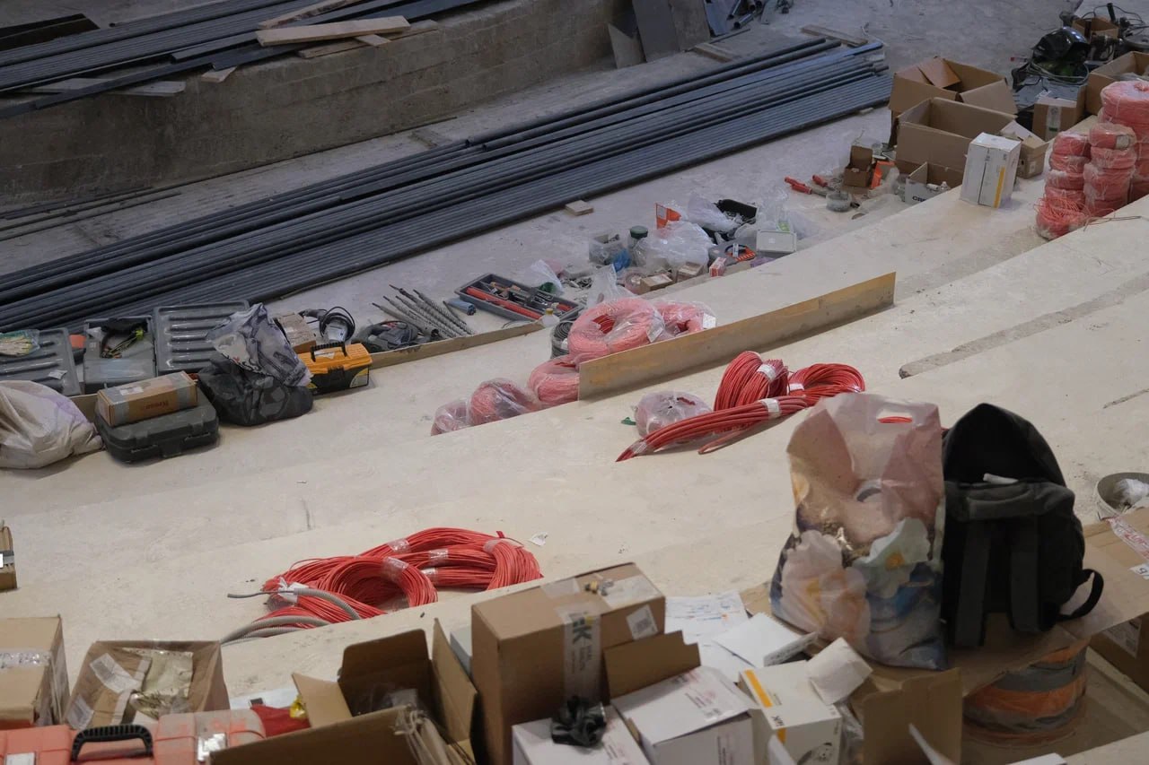 Подрядчика попросили убрать свалку стройматериалов перед ремонтируемым центром культуры в Ялте Подрядчика попросили убрать свалку стройматериалов перед ремонтируемым центром культуры в Ялте