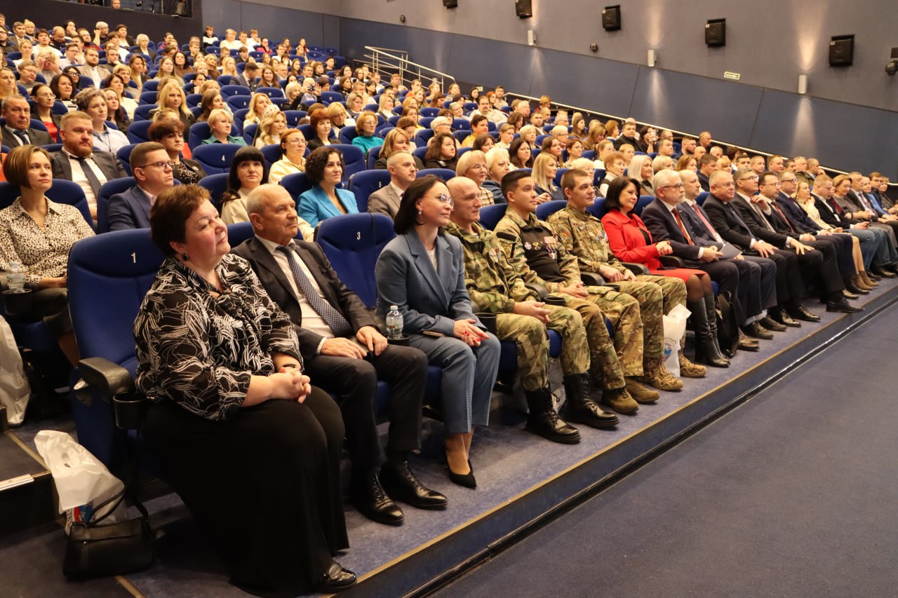 Некоммерческим организациям вручили премии за лучший проект на форуме «Действующие лица» Некоммерческим организациям вручили премии за лучший проект на форуме «Действующие лица»