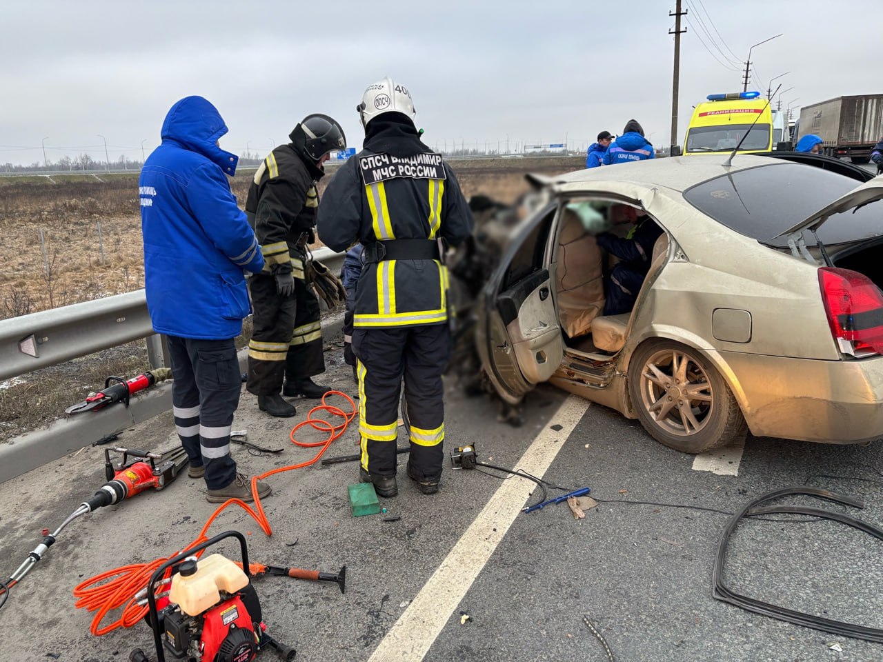Сотрудники МЧС России оказали помощь пострадавшим в ДТП в Собинском районе Сотрудники МЧС России оказали помощь пострадавшим в ДТП в Собинском районе