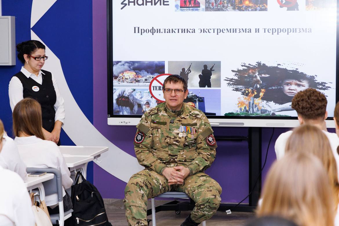 Репортаж в тему: обозреватель «ВВ» Александр Известков провел один день с социальным координатором фонда «Защитники Отечества» Юлианой Иваниной Репортаж в тему: обозреватель «ВВ» Александр Известков провел один день с социальным координатором фонда «Защитники Отечества» Юлианой Иваниной