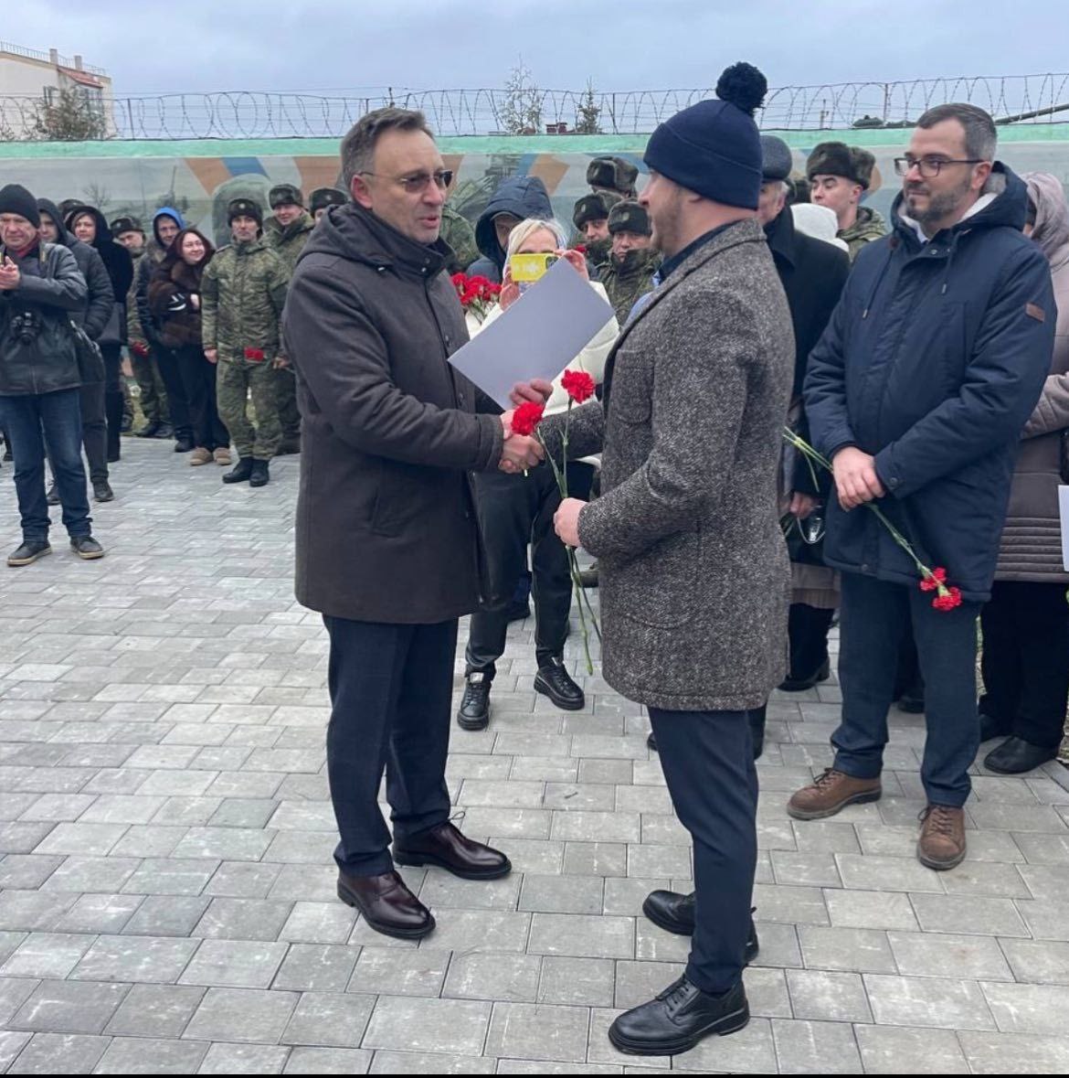 Елена Фомина: В День Героев Отечества на территории 467 ОУЦ торжественно открыли монумент участникам СВО Елена Фомина: В День Героев Отечества на территории 467 ОУЦ торжественно открыли монумент участникам СВО