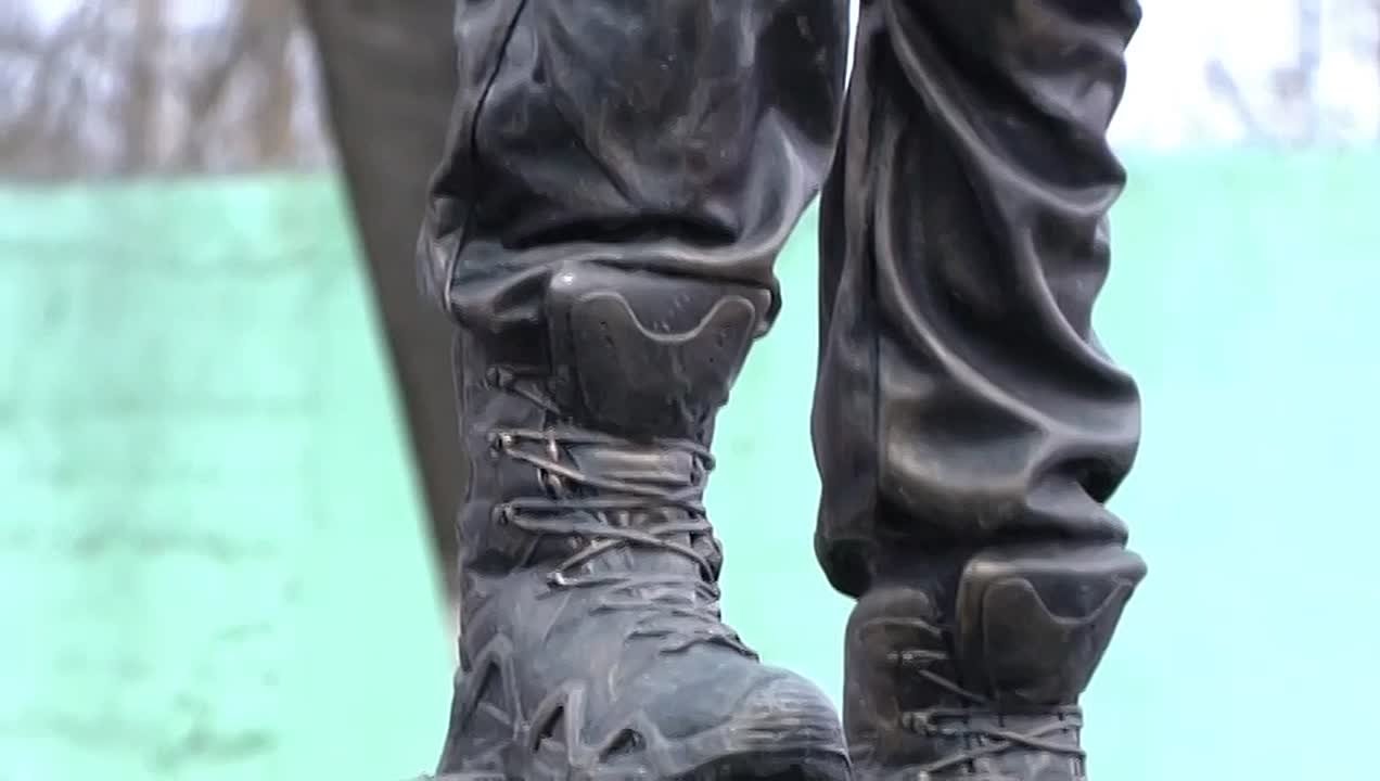 Елена Фомина: В День Героев Отечества на территории 467 ОУЦ торжественно открыли монумент участникам СВО