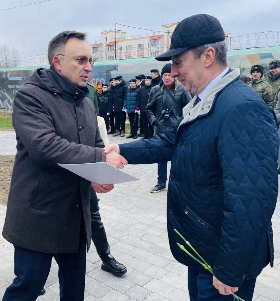 Елена Фомина: В День Героев Отечества на территории 467 ОУЦ торжественно открыли монумент участникам СВО Елена Фомина: В День Героев Отечества на территории 467 ОУЦ торжественно открыли монумент участникам СВО