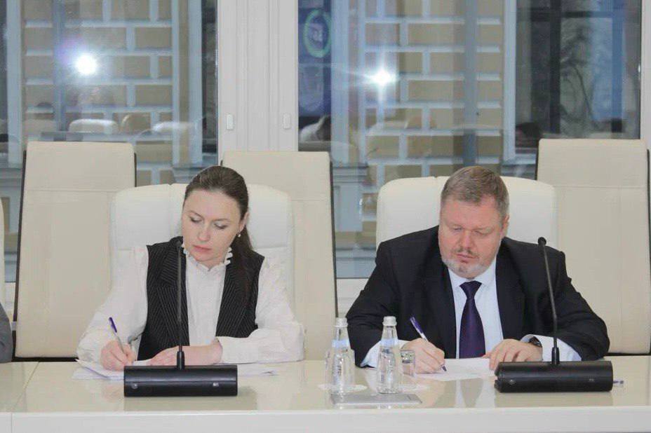 Под руководством заместителя руководителя Казначейства России Александра Михайлика состоялось совещание с территориальными органами Федерального казначейства по вопросам осуществления ВКД АО и контроля (надзора) в сфере... Под руководством заместителя руководителя Казначейства России Александра Михайлика состоялось совещание с территориальными органами Федерального казначейства по вопросам осуществления ВКД АО и контроля (надзора) в сфере...