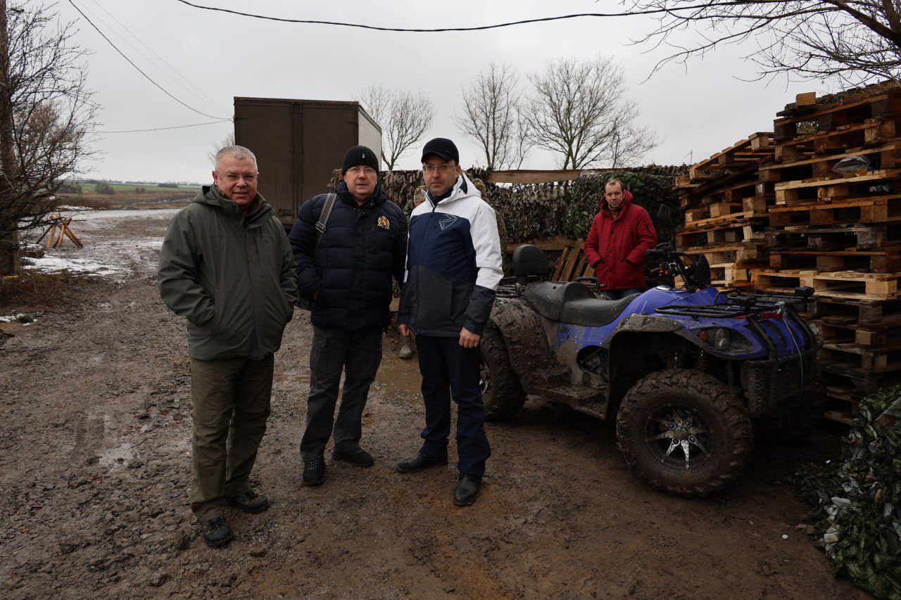 Подушки и матрасы доставили в медбатальон на Луганском направлении Подушки и матрасы доставили в медбатальон на Луганском направлении