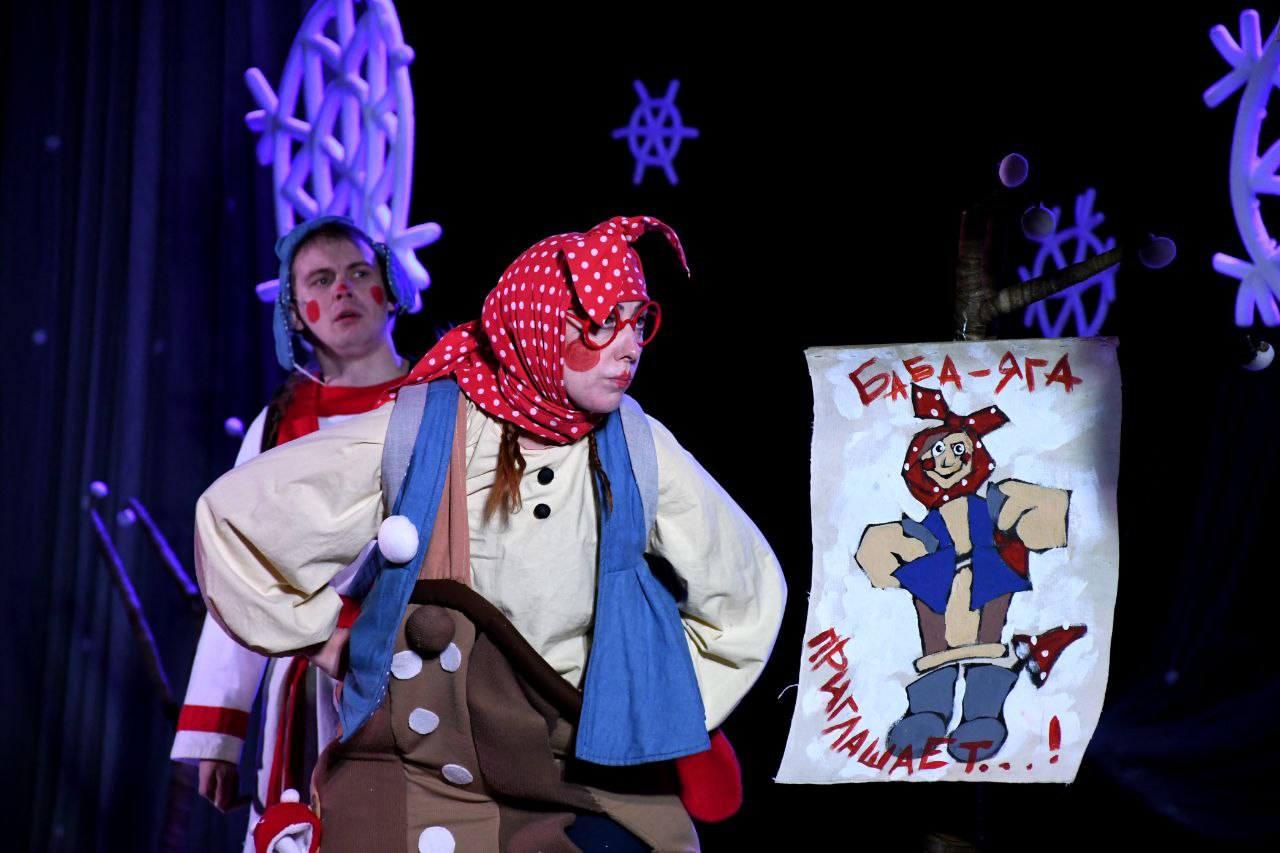 Для юных жителей подшефного Кировского Владимирский театр кукол представил новый спектакль Для юных жителей подшефного Кировского Владимирский театр кукол представил новый спектакль