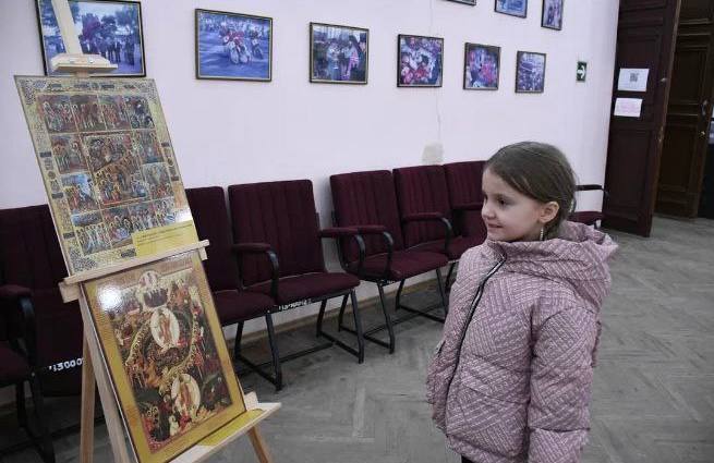 #ДорогамиСВО: Мы вместе!. В День Конституции РФ в доме культуры подшефного нашему региону города Кировское Донецкой Народной Республики состоялось открытие выставки Владимиро-Суздальского музеея-заповедника «Мстёра... #ДорогамиСВО: Мы вместе!. В День Конституции РФ в доме культуры подшефного нашему региону города Кировское Донецкой Народной Республики состоялось открытие выставки Владимиро-Суздальского музеея-заповедника «Мстёра...