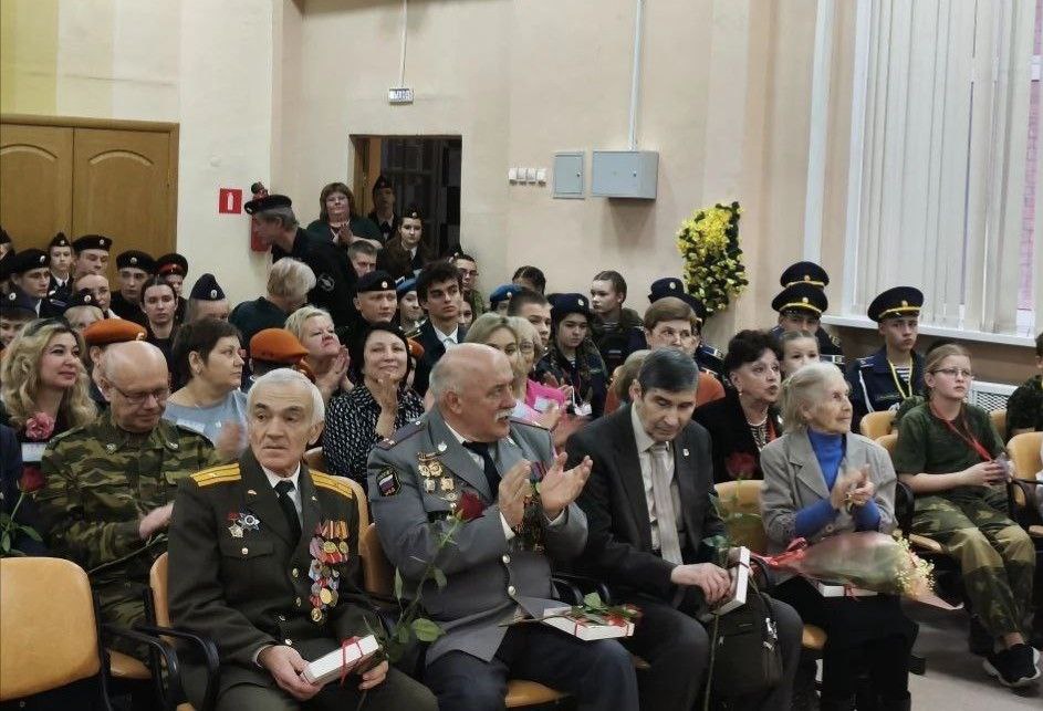 Сотрудники следственного управления СК продемонстрировали криминалистическую технику кадетам из различных образовательных учреждений региона Сотрудники следственного управления СК продемонстрировали криминалистическую технику кадетам из различных образовательных учреждений региона