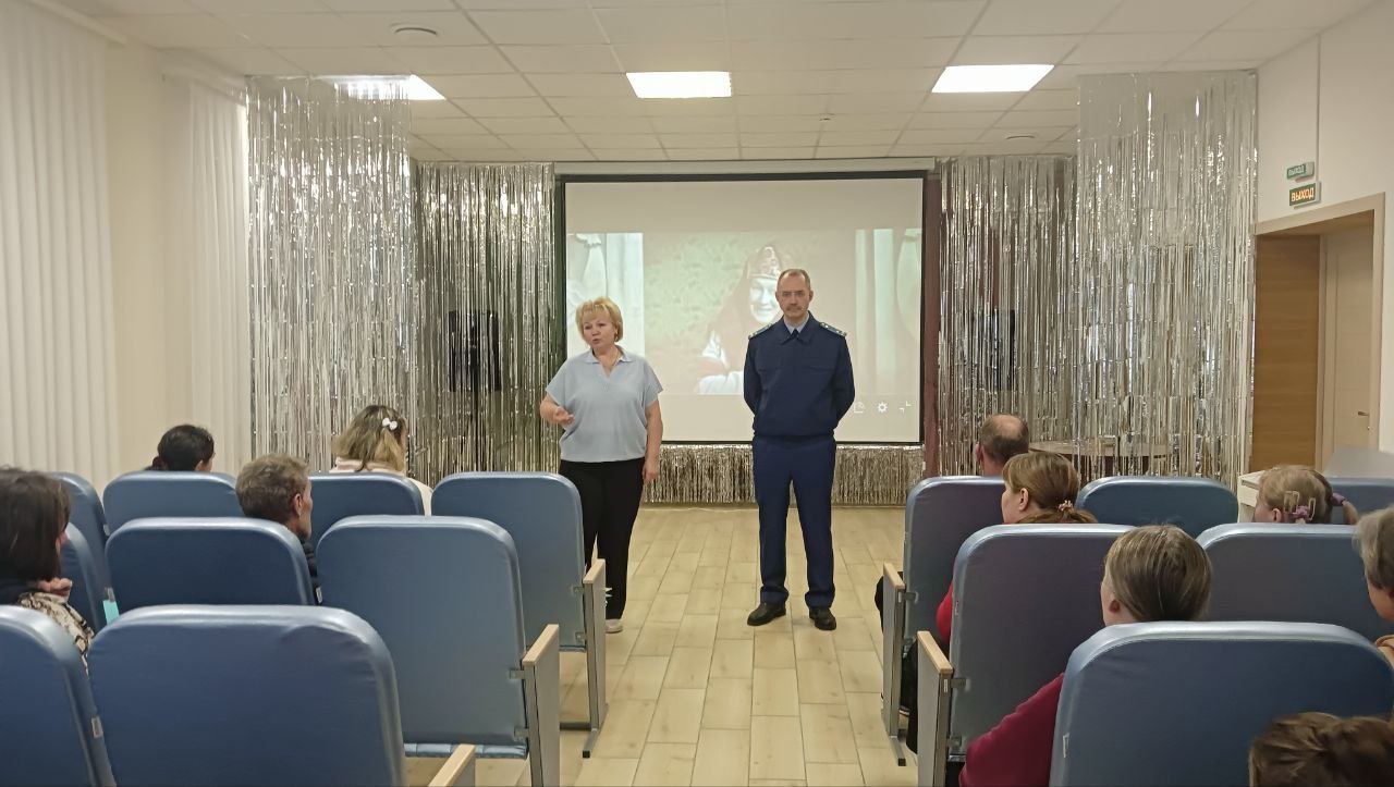 . На прошедшей неделе сотрудники прокуратуры области приняли участие в мероприятиях, посвященных Дню Конституции Собинский межрайонный прокурор Андрей Широких провел прием подопечных Арбузовского психоневрологического... . На прошедшей неделе сотрудники прокуратуры области приняли участие в мероприятиях, посвященных Дню Конституции Собинский межрайонный прокурор Андрей Широких провел прием подопечных Арбузовского психоневрологического...