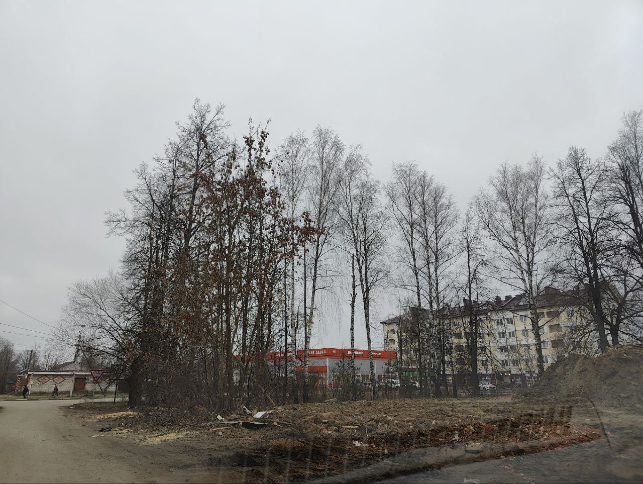 В Покрове после прокурорского вмешательства снесен аварийный дом В Покрове после прокурорского вмешательства снесен аварийный дом