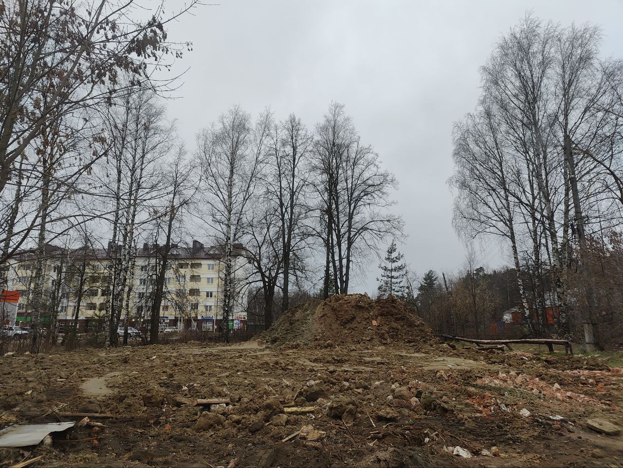 В Покрове после прокурорского вмешательства снесен аварийный дом В Покрове после прокурорского вмешательства снесен аварийный дом