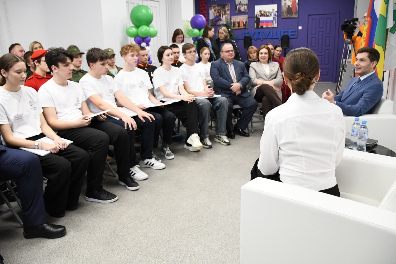 В Радужном появилась новая молодежная точка «Притяжения» В Радужном появилась новая молодежная точка «Притяжения»