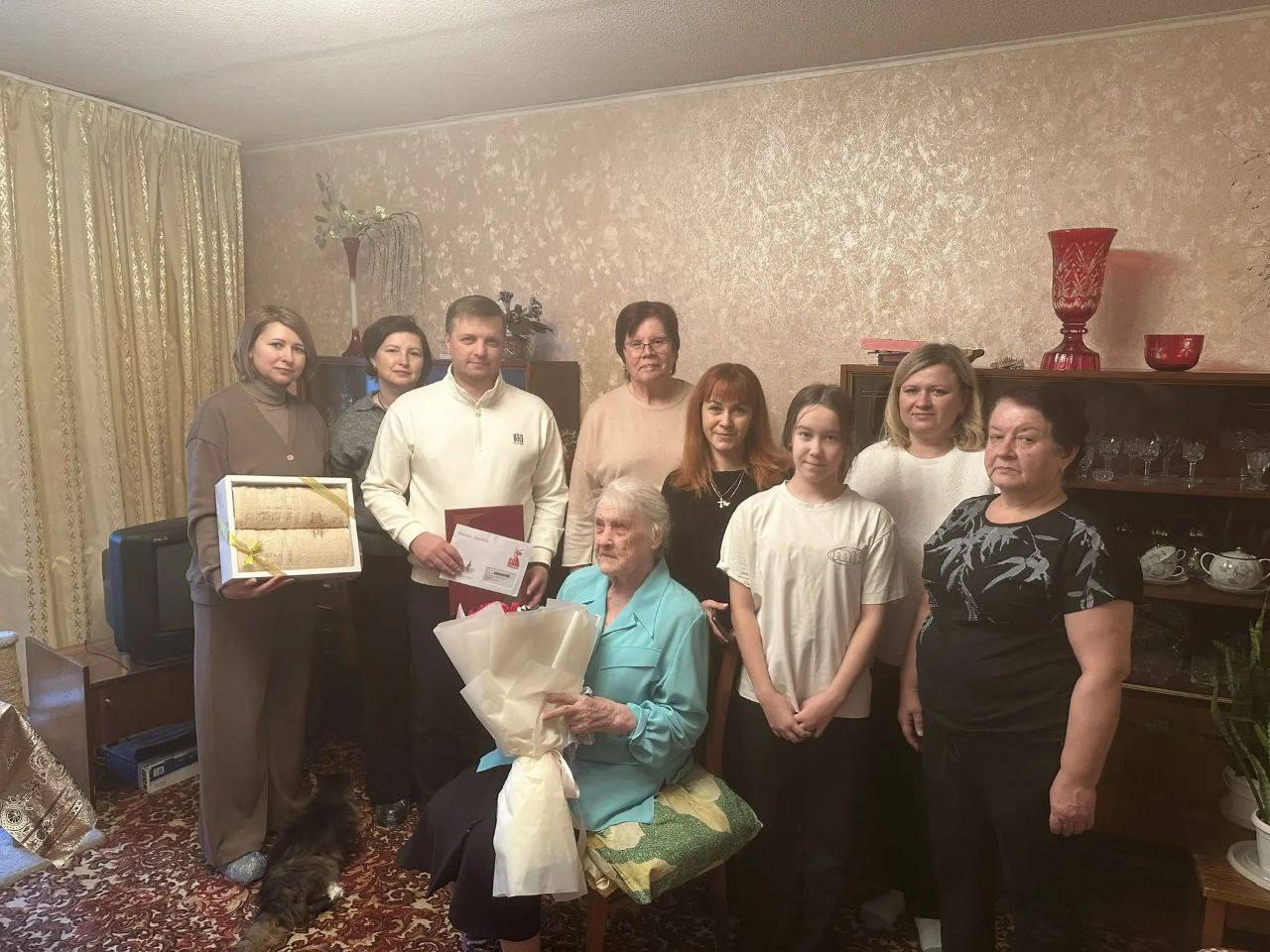 Сегодня свой вековой юбилей отмечает удивительная женщина — Зинаида Васильевна Александрова!