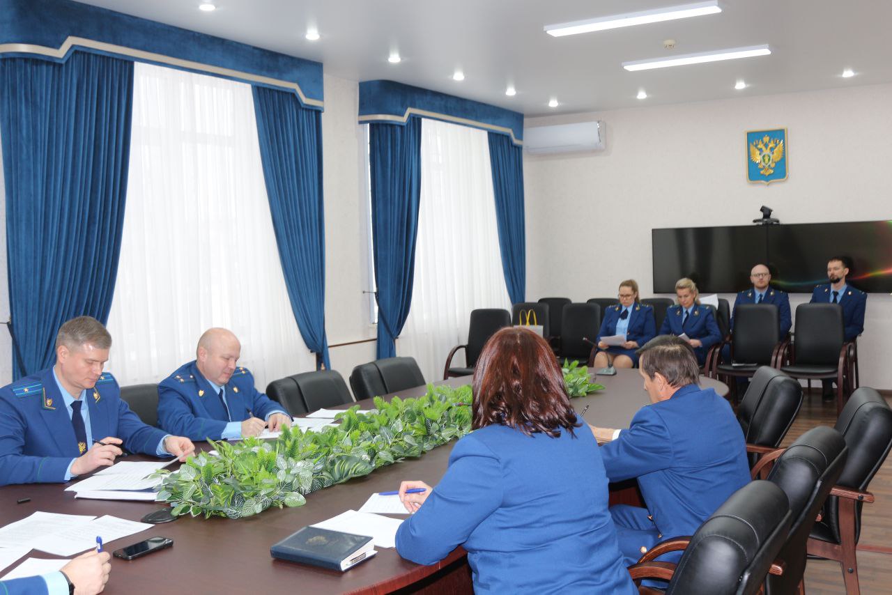 . В прокуратуре Владимирской области подведены итоги конкурса «Лучший государственный обвинитель 2025 года» В прокуратуре Владимирской области состоялся финальный этап ежегодного конкурса на звание Лучшего государственного... . В прокуратуре Владимирской области подведены итоги конкурса «Лучший государственный обвинитель 2025 года» В прокуратуре Владимирской области состоялся финальный этап ежегодного конкурса на звание Лучшего государственного...