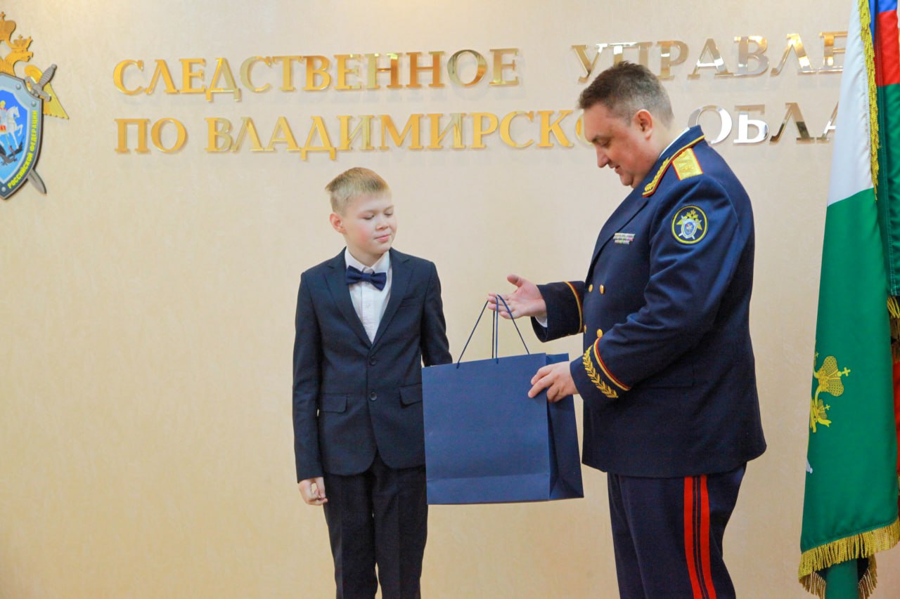 Руководитель следственного управления СК России по Владимирской области принял участие во всероссийской акции «Елка желаний» Руководитель следственного управления СК России по Владимирской области принял участие во всероссийской акции «Елка желаний»