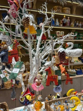 Гороховецкая лошадка попала в национальный центр «Россия» в Москве