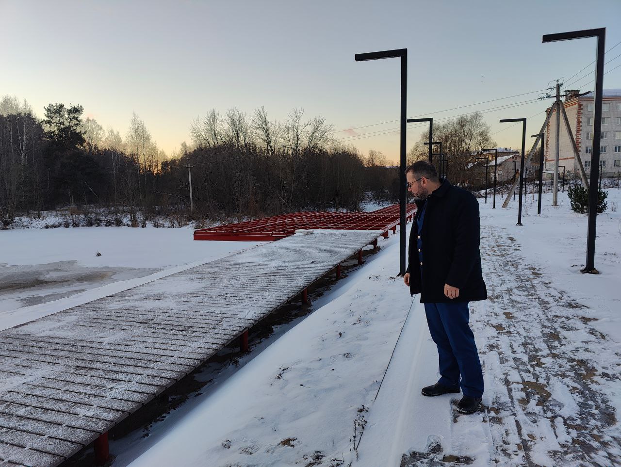 В Петушинском районе при надзорном сопровождении прокурора осуществляется обустройство зоны отдыха вдоль набережной реки Вольга в п. Вольгинский В Петушинском районе при надзорном сопровождении прокурора осуществляется обустройство зоны отдыха вдоль набережной реки Вольга в п. Вольгинский