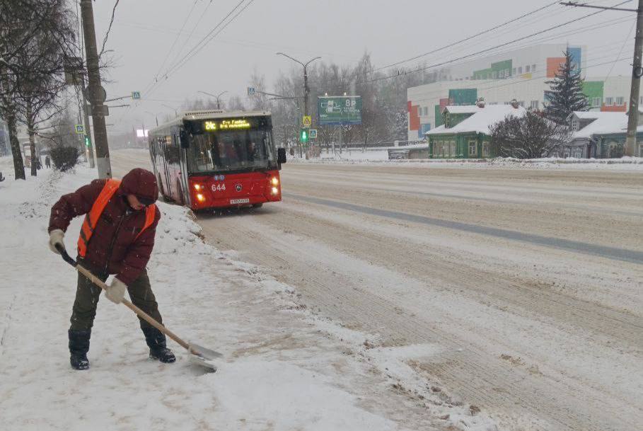 Во Владимире снегопад, и такие погодные условия, по прогнозам синоптиков, сохранятся еще несколько дней, пик ожидается 9 января Во Владимире снегопад, и такие погодные условия, по прогнозам синоптиков, сохранятся еще несколько дней, пик ожидается 9 января